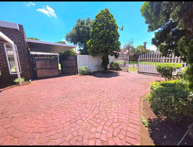 3 BEDROOM HOUSE FOR SALE IN SUNWARD PARK